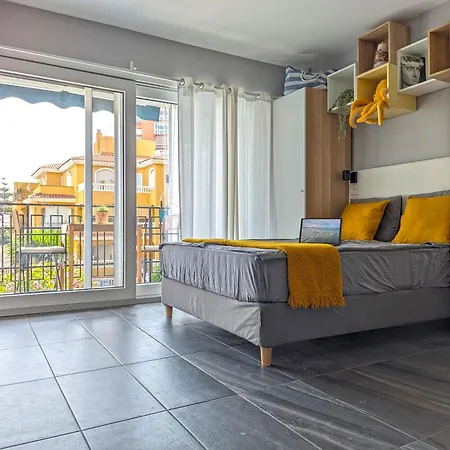 Stylish Close By The Sea Apartment Benalmádena